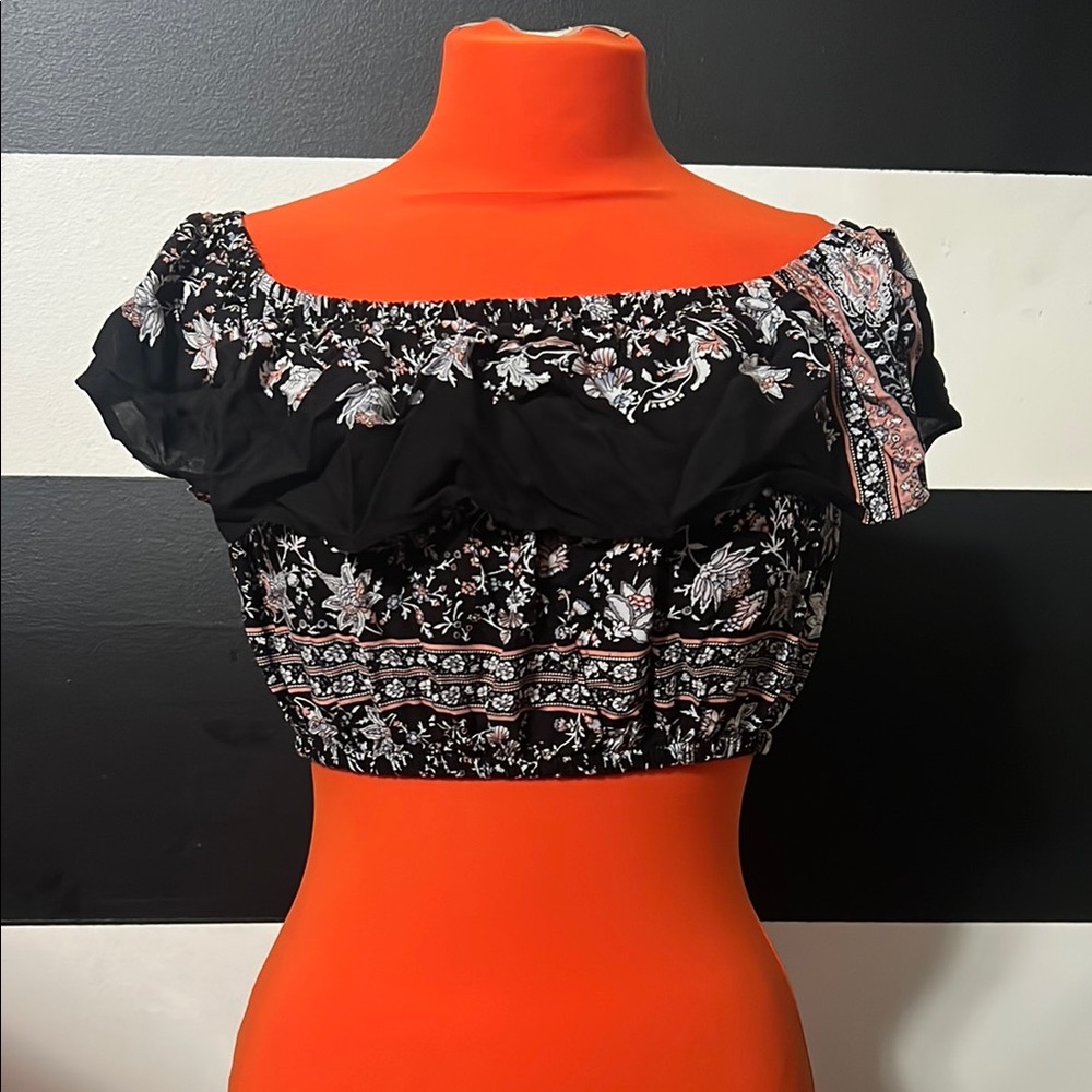 Women's Black Floral Off-Shoulder Crop Top